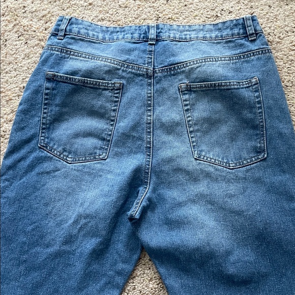 Refuge Denim Mom high waisted jeans with distressed hems - Picture 8 of 11